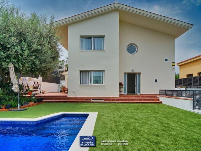 Chalet en venta en Eixample, Maresme