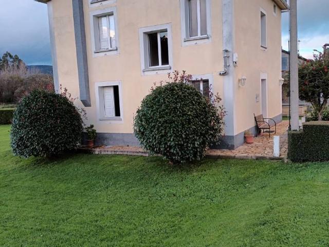 Villa en venta en Alfoz