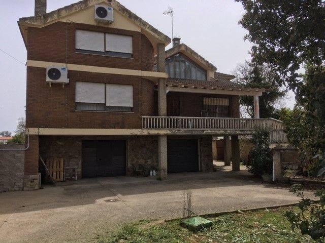 Chalet en venta en Alija Del Infantado, Castilla y León