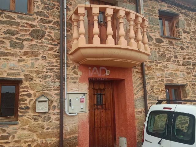 Chalet en venta en Alija Del Infantado, Castilla y León