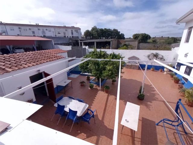 Villa en venta en Aljucén