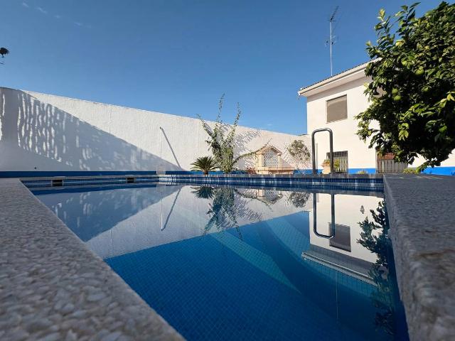 Chalet en venta en Aljucén, Badajoz