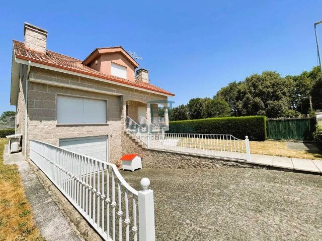 Villa en venta en Allariz