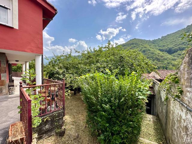 Chalet en venta en Aller, Asturias