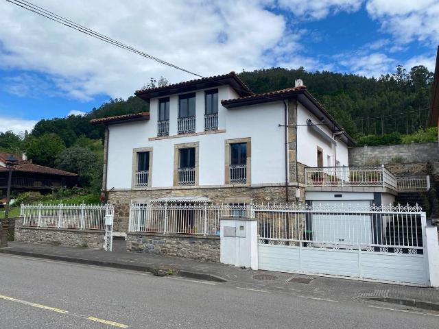 Chalet en venta en Aller, Asturias