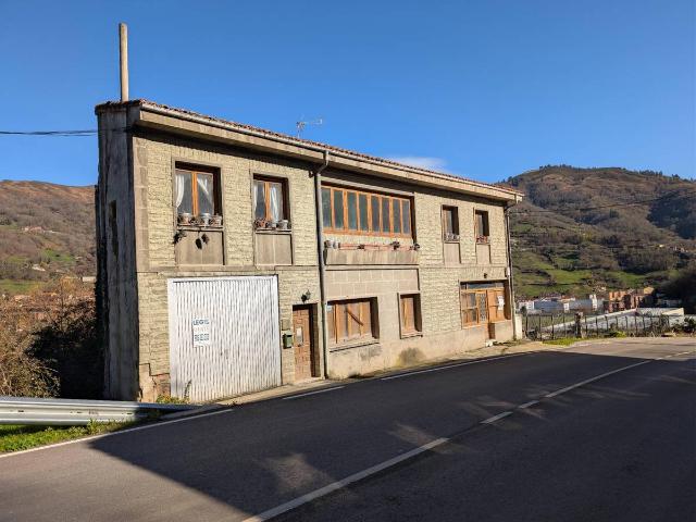 Chalet en venta en Aller, Asturias