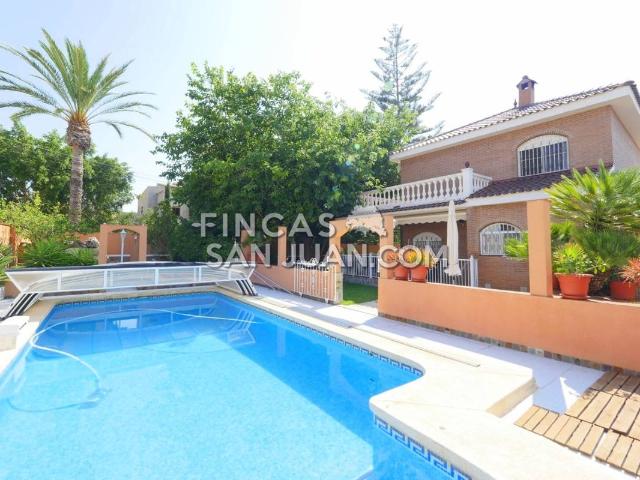Villa en venta en Mutxamel