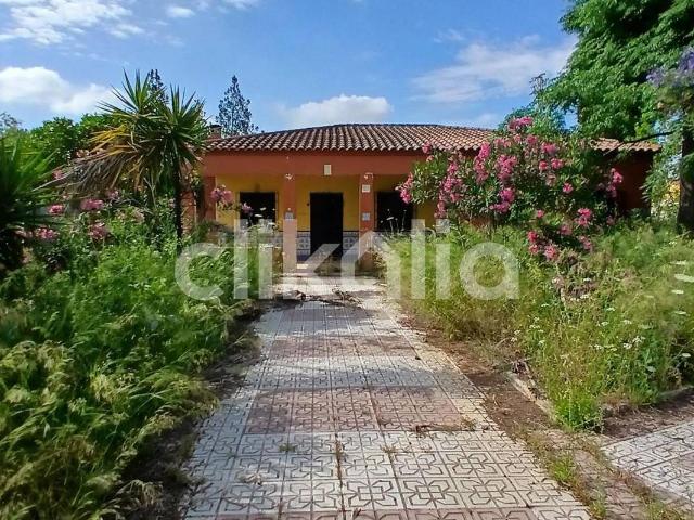 Villa en venta en Almensilla