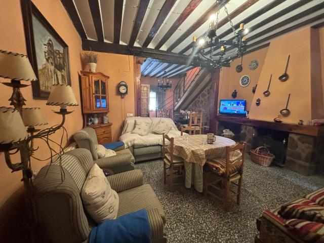 Chalet en venta en Almodóvar Del Pinar, Castilla-La Mancha