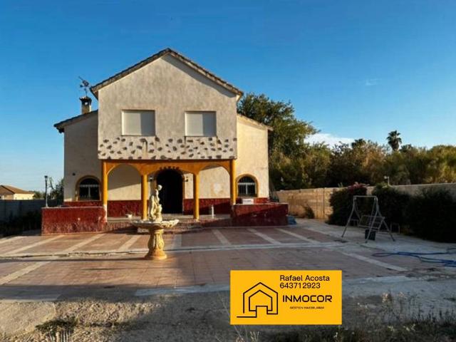 Chalet en venta en Almodóvar Del Río, Andalucía