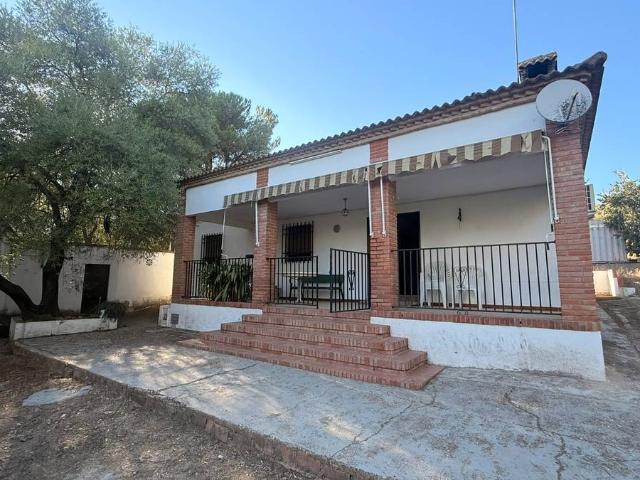Chalet en venta en Almodóvar del Río, Córdoba