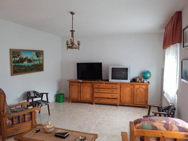 Villa en venta en Almoguera