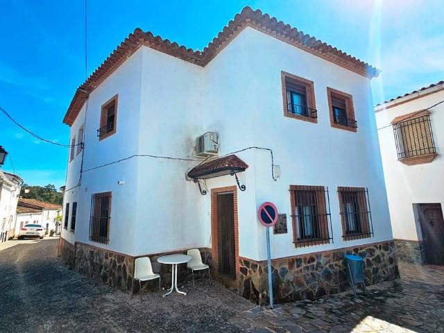 Villa en venta en Almonaster La Real