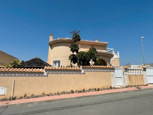Chalet en venta en Urbanización Benimar, el Baix Segura / La Vega Baja