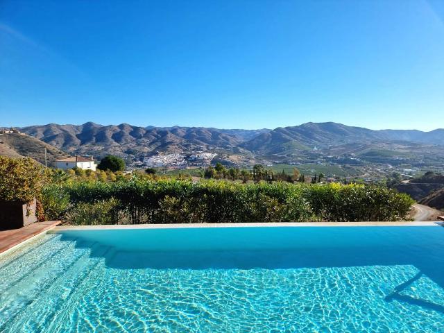 Chalet en venta en El Puente, Álora