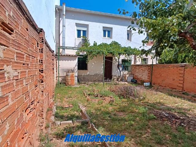 Villa en venta en Alovera