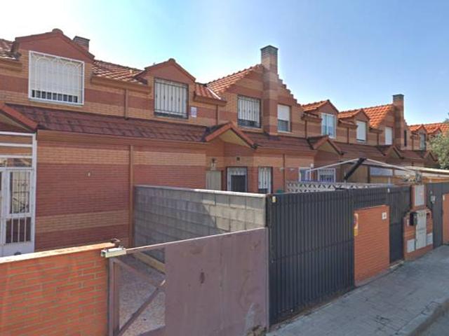 Villa en venta en Alovera