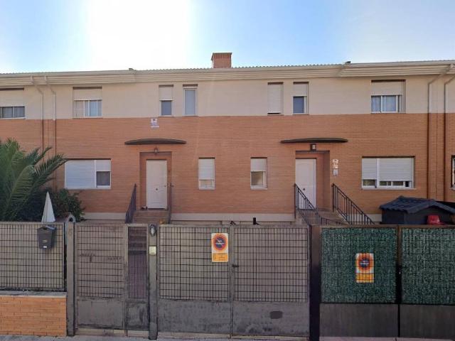 Villa en venta en Alovera