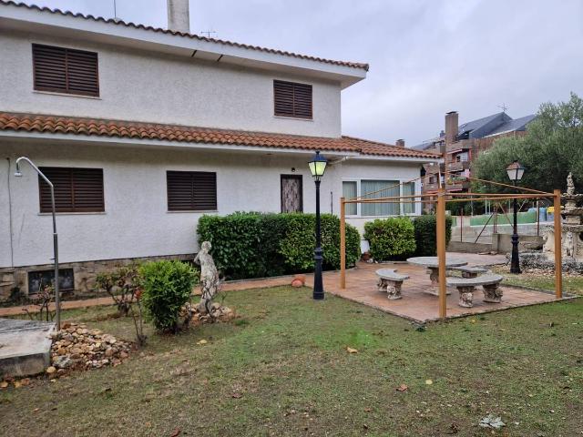 Chalet en venta en Alpedrete, Madrid