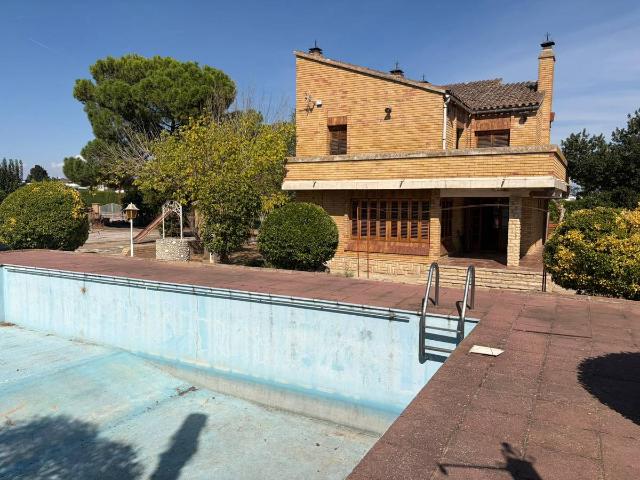 Chalet en venta en Alpicat, Lleida