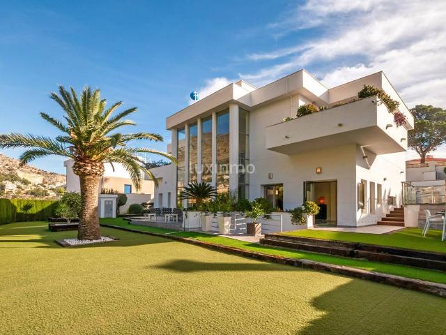 Chalet en venta en la Marina Baixa, Valencia