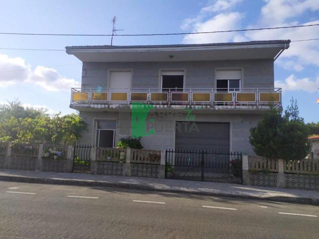 Chalet en venta en Amoeiro, Ourense