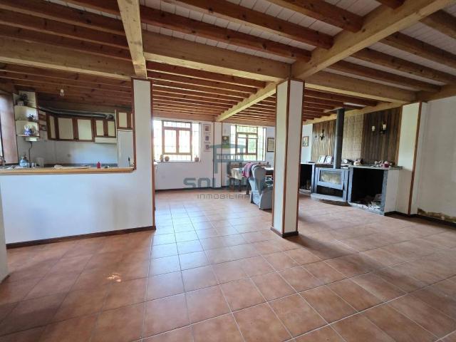 Chalet en venta en Amoeiro, Ourense