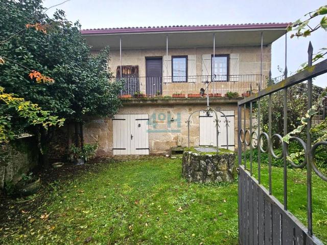 Chalet en venta en Amoeiro, Ourense