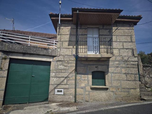 Chalet en venta en Amoeiro, Ourense