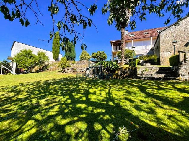 Chalet en venta en Amoeiro, Ourense