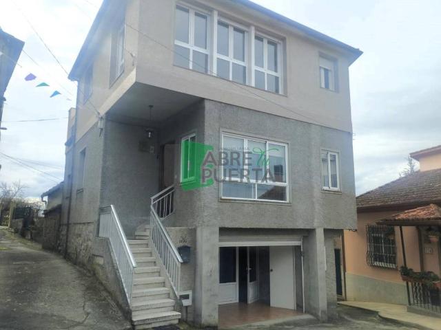 Chalet en venta en Amoeiro, Ourense