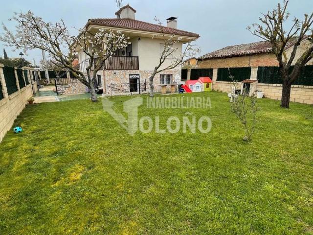 Chalet en venta en Anguciana, La Rioja