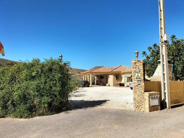 Villa en venta en Antas