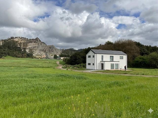 Chalet en venta en Barcenilla, Piélagos