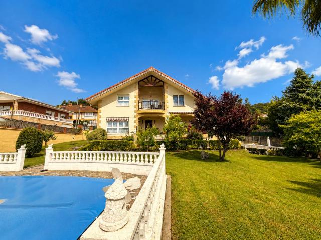 Chalet en venta en Barcenilla, Piélagos