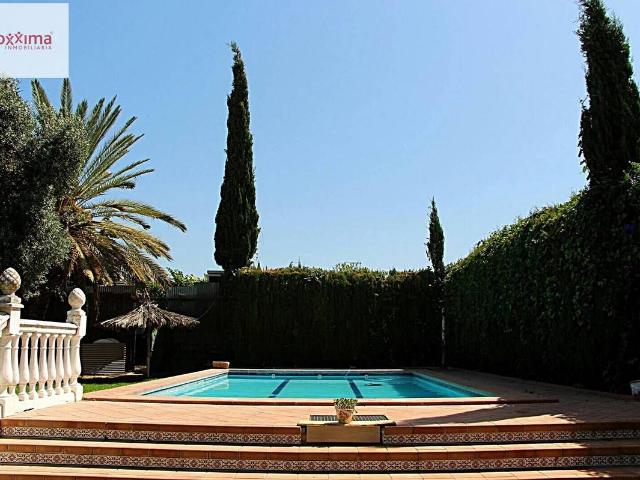 Chalet en venta en Dos Hermanas, Andalucía