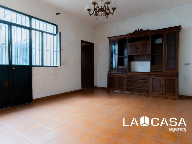Chalet en venta en Dos Hermanas, Andalucía