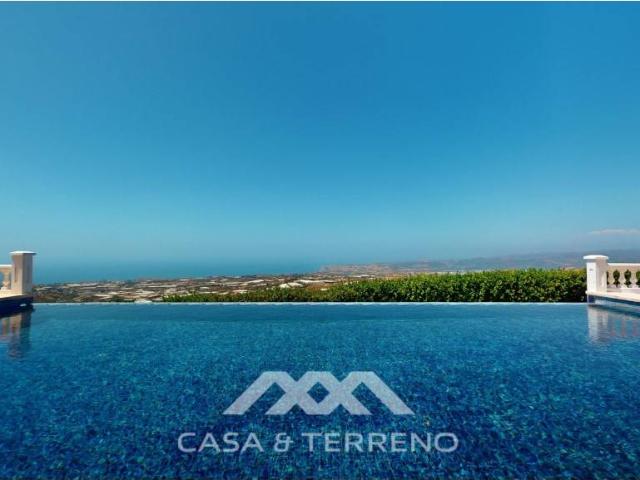 Villa en venta en Arenas