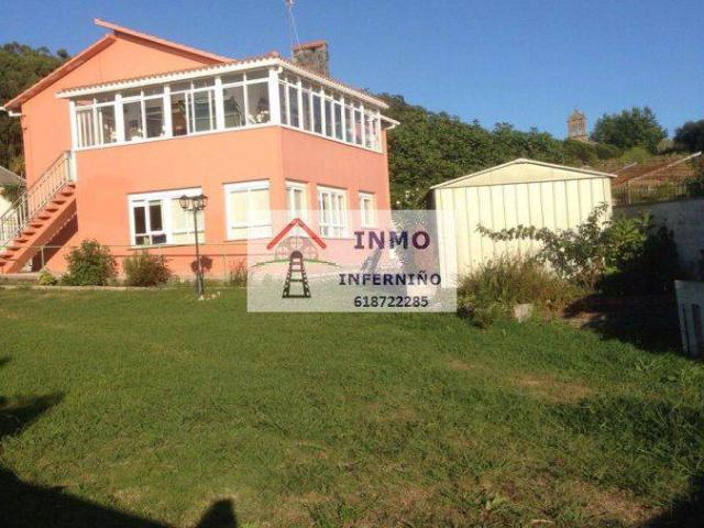 Chalet en venta en Ares