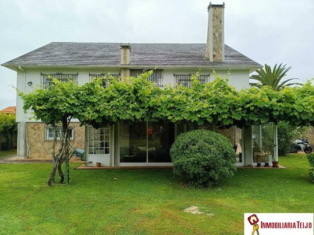 Chalet en venta en Ares, Ferrol