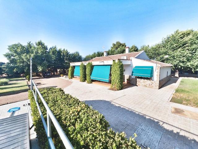 Villa en venta en Argamasilla De Calatrava, Residencial los Encinares