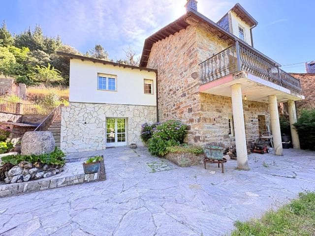 Chalet en venta en Arganza, León