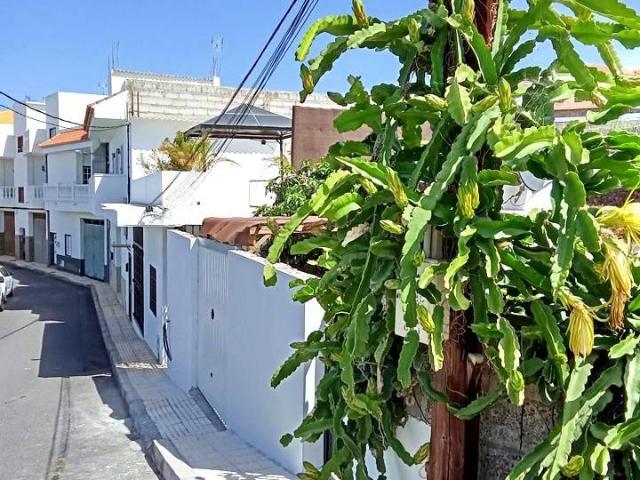 Chalet en venta en La Postura, Adeje