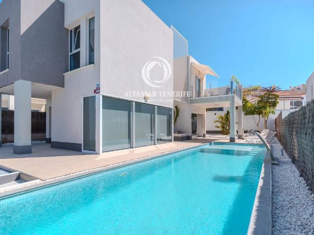 Chalet en venta en La Postura, Adeje