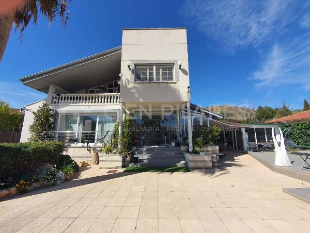 Chalet en venta en Arnedo, La Rioja