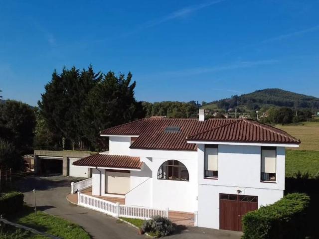 Chalet en venta en Barrio Palacio, Arnuero
