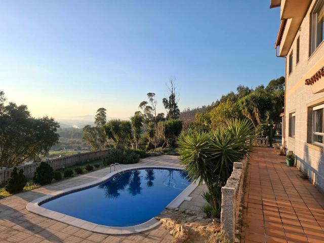 Chalet en venta en As Neves, O Condado