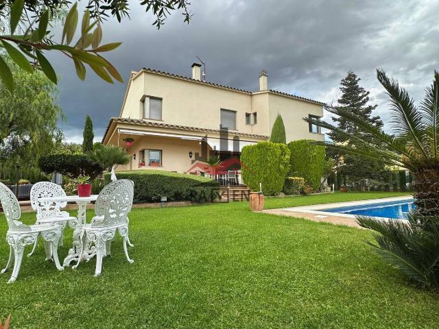 Villa en venta en Avinyonet De Puigventós