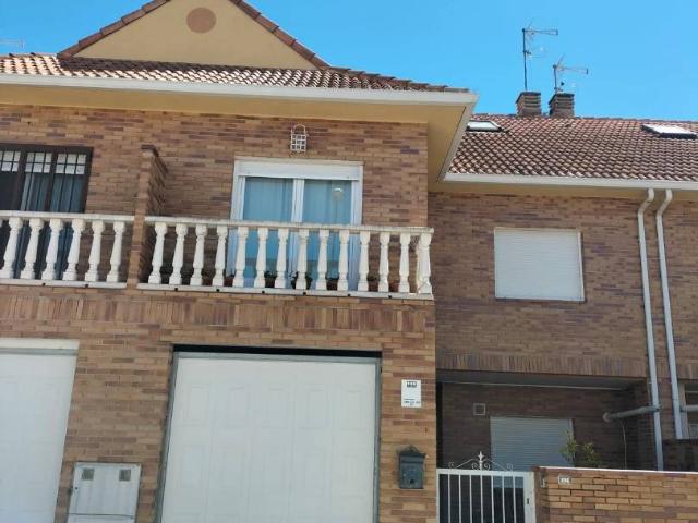 Villa en venta en Toledo