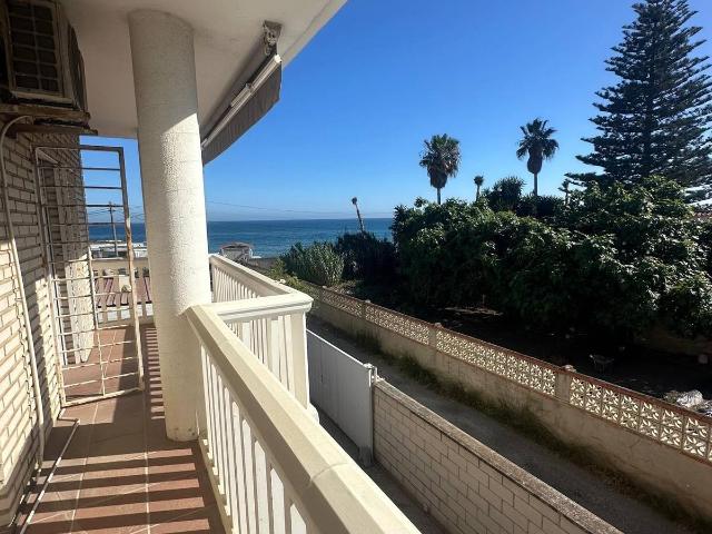 Villa en venta en Rincón De La Victoria